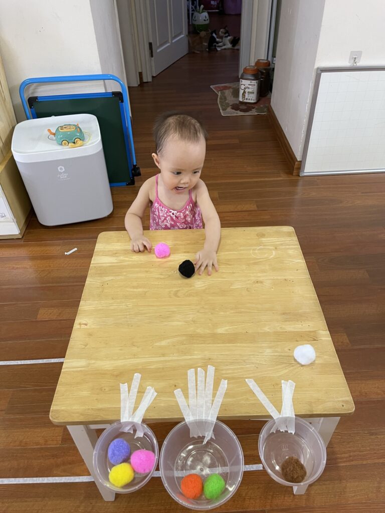 Lăn Bóng Về Đích: Phát Triển Kỹ Năng Vận Động Cho Trẻ Mầm Non 2 z2780976992399 1595d0bd612d56c800a838b1e8c5c621